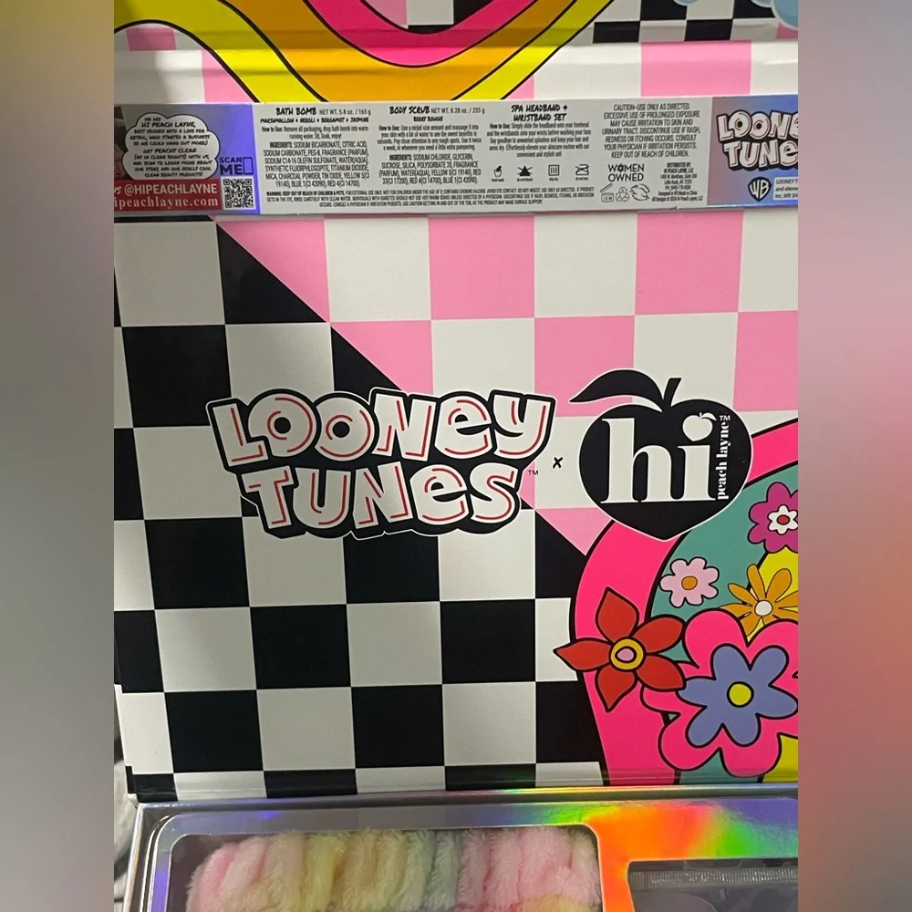 Looney Tunes Hi Tweety Spa‎ Box Set- Bath Bombs, Body Scrub, and Headband Set!